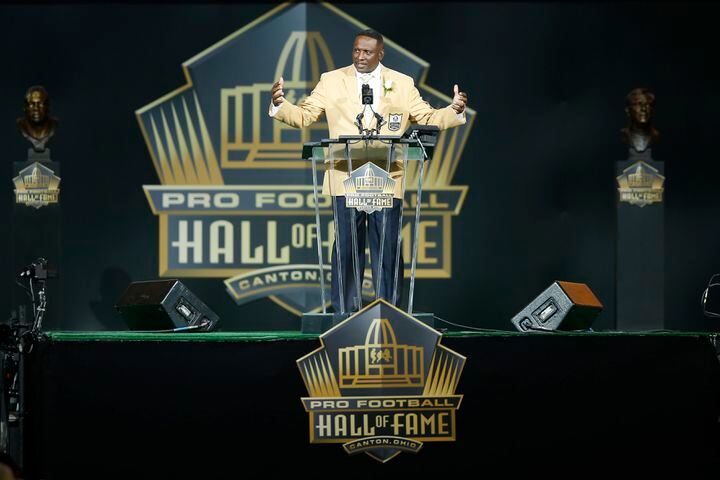 2015 Pro Football Hall Of Fame Induction Ceremony: Enshrinement