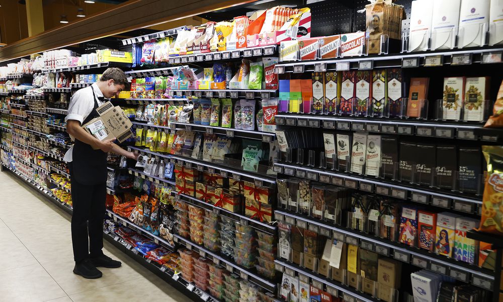 The Dorothy Lane Market in Springboro. MARSHALL GORBY\STAFF