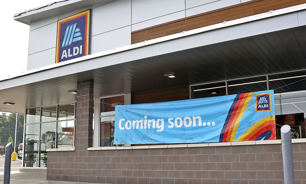 Aldi plans to occupy a 21,000-square-foot location on the west side of the former fitness center at 827 Central Ave. BILL LACKEY/STAFF