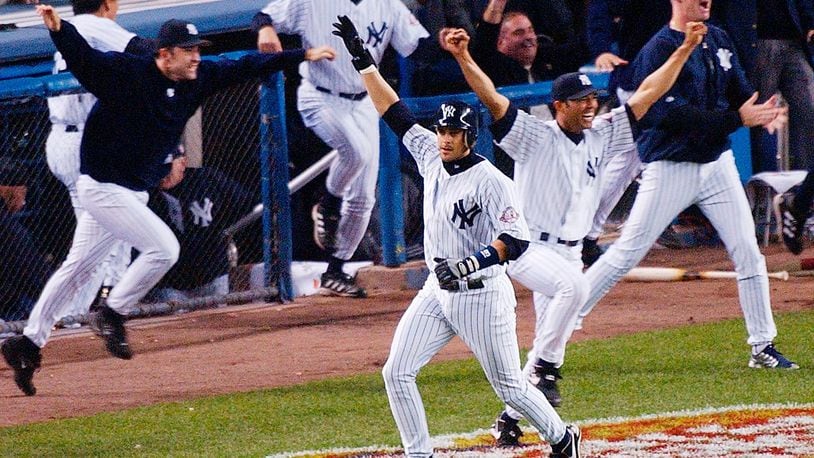 Yankees bench coach Rob Thomson 1st to interview for manager