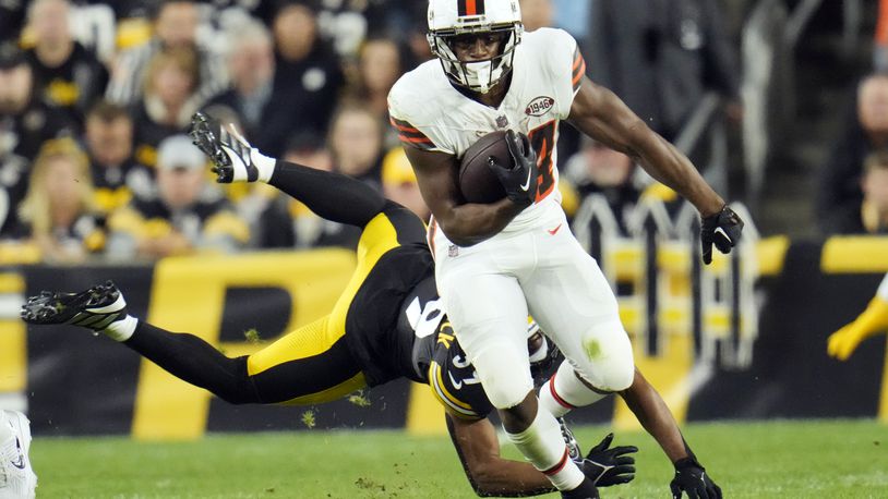 Browns RB Nick Chubb back at practice for the first time since suffering  season-ending knee injury