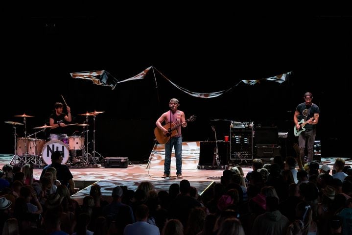 PHOTOS: Cole Swindell with Noah Hicks live at Rose Music Center