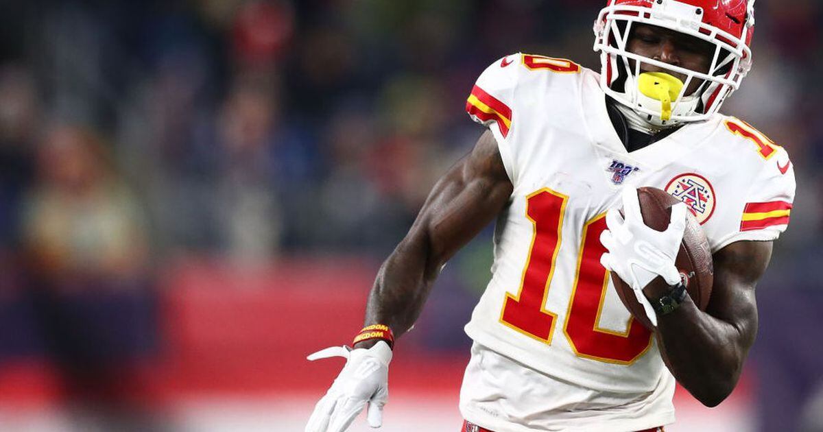 Tyreek Hill thanks Chiefs fan for driving his grandparents to KC