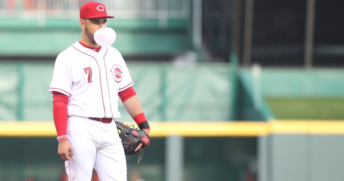 More of the internet should be photos of Johnny Cueto playing with  bubblegum 