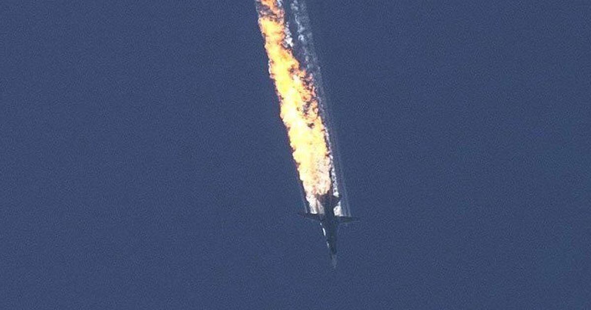 Turkey shoots down Russian fighter jet on Syrian border