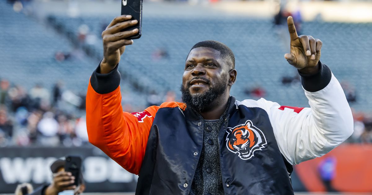 Bengals induct Curtis, Anderson into Ring of Honor at Paycor Stadium