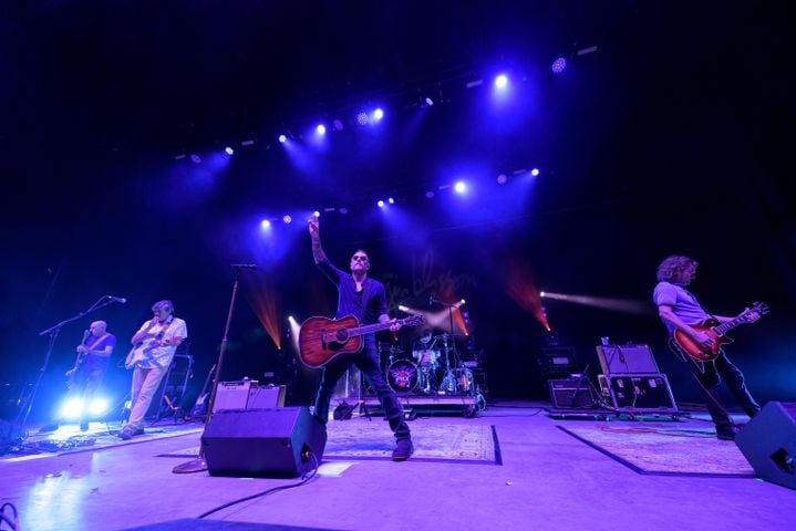 PHOTOS: Gin Blossoms & Toad the Wet Sprocket with Vertical Horizon live at Rose Music Center