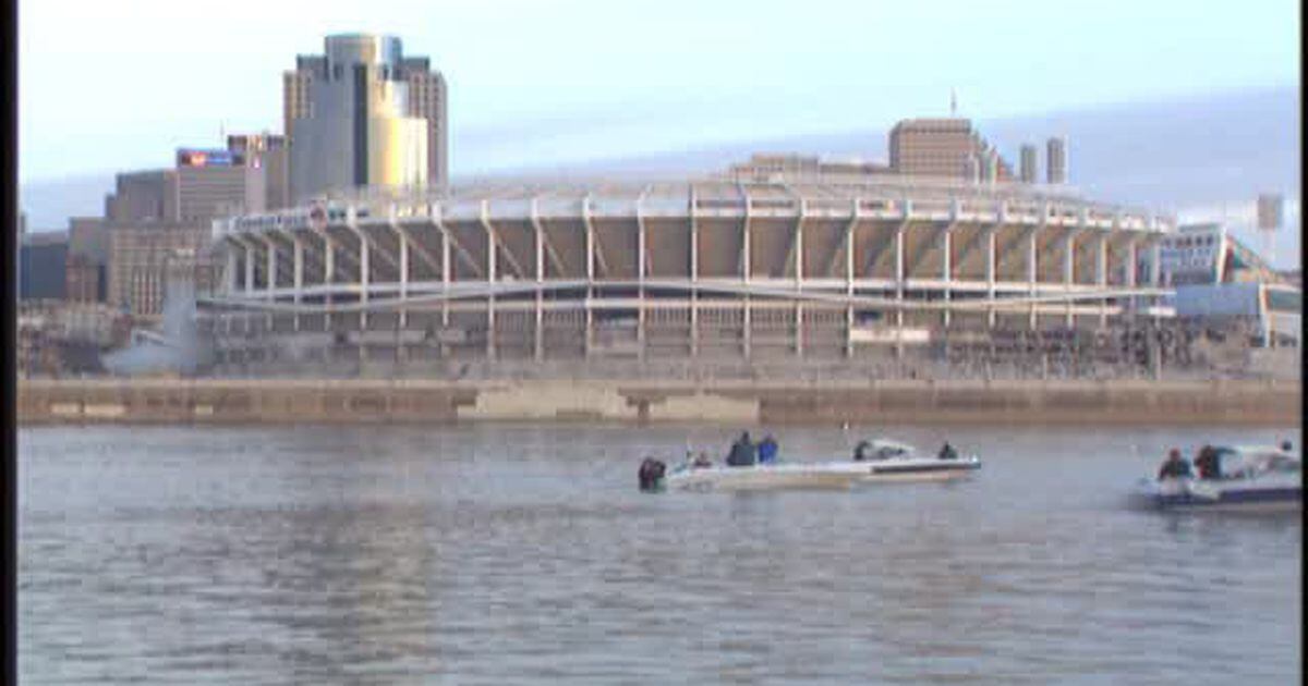 It took just 37 seconds for Cinergy Field, the former home of the Cincinnati  Reds and Bengals, to implode 20 years ago today.