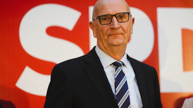 Governor of Brandenburg and Germany's Social Democratic Party, SPD, top candidate for the state election Dietmar Woidke arrives at the party's election event after first exit polls announced in Potsdam, Germany, Sunday, Sept. 22, 2024. (AP Photo/Markus Schreiber)