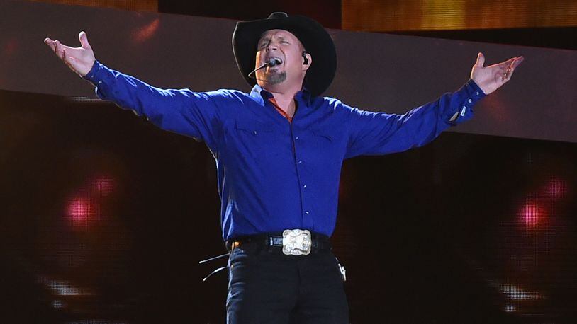 TWELVE TIME CMA-ACM ENTERTAINER OF THE YEAR GARTH BROOKS COMES TO