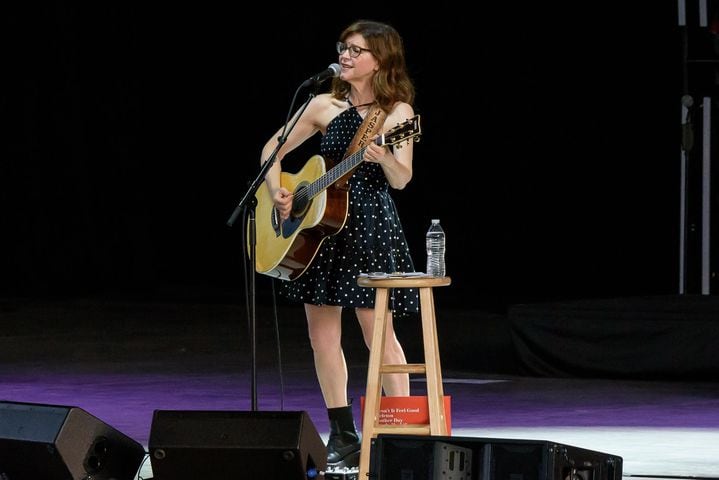 PHOTOS: Straight No Chaser & Lisa Loeb live at Rose Music Center