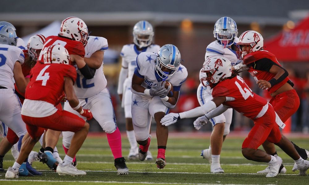 Hamilton's Gracen Goldsmith carries the ball during their football game against Fairfield Friday, Oct. 4, 2024 at Fairfield Alumni Stadium. Hamilton won 43-21. NICK GRAHAM/STAFF