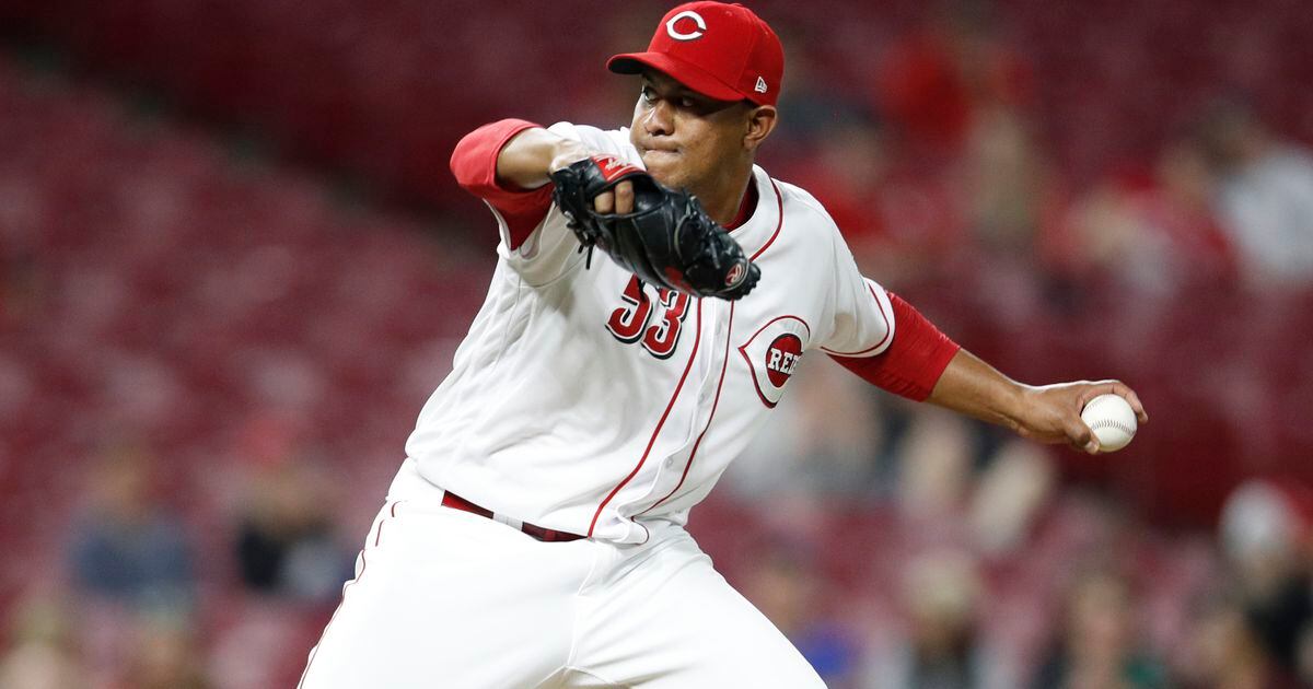 Reds notes: Wandy Peralta's hip to be re-examined in Cincinnati