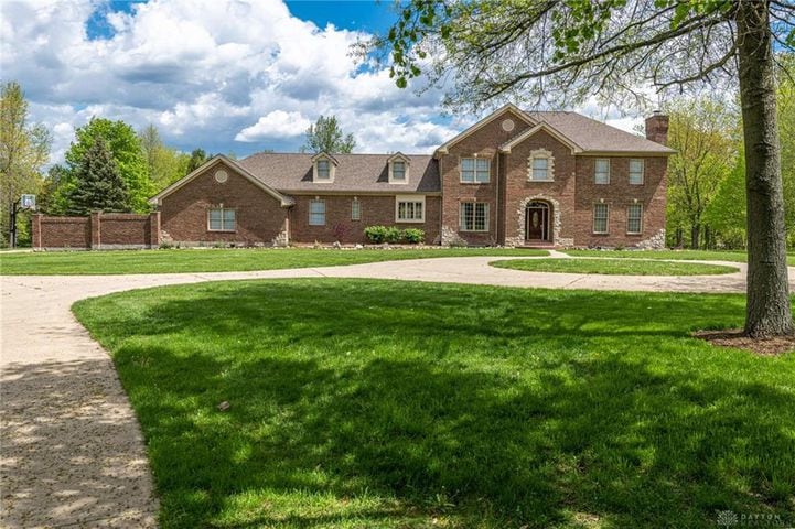 PHOTOS: Nearly $1M luxury home on market near Centerville