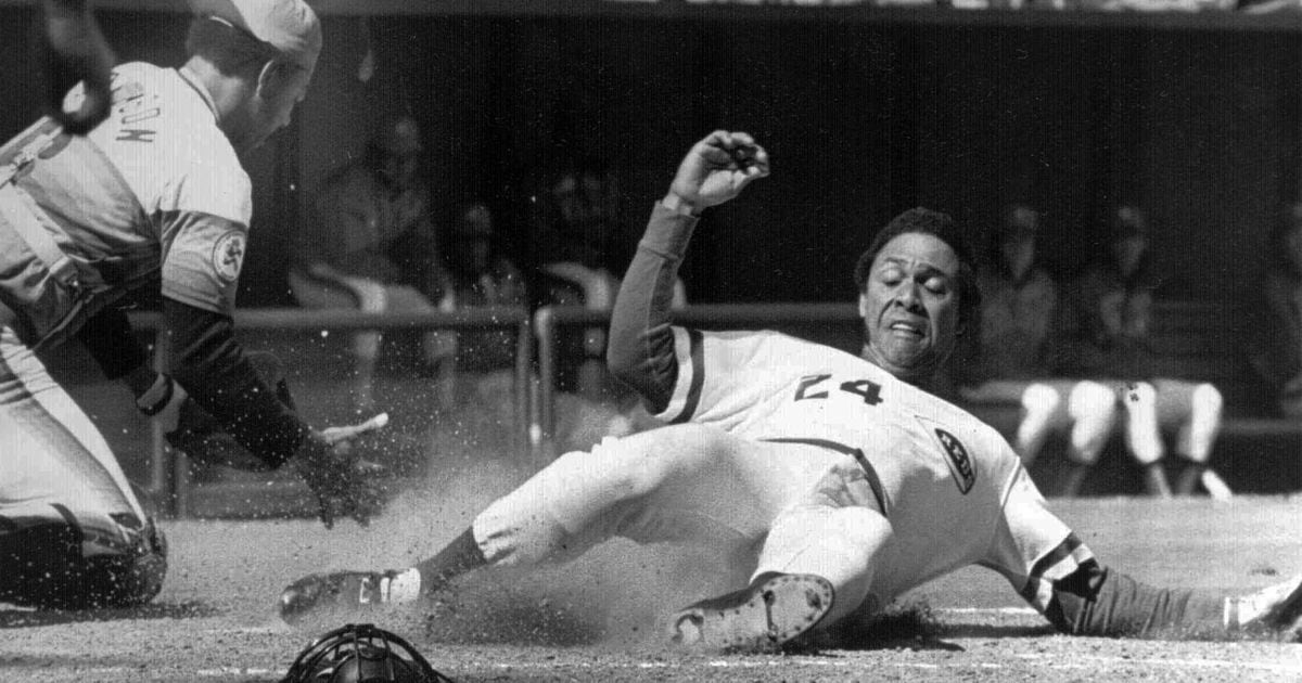 1975 Wire Photo Cincinnati Reds Baseball Catcher Johnny Bench &