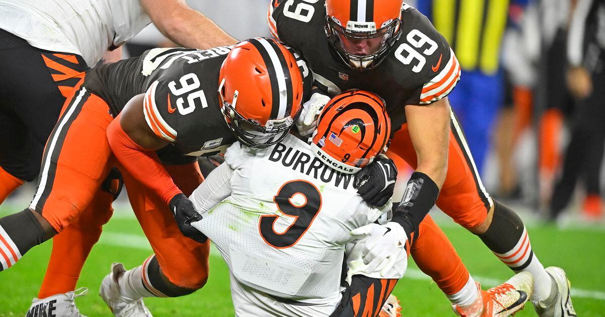 Social media still buzzing about Browns-Bengals national anthem