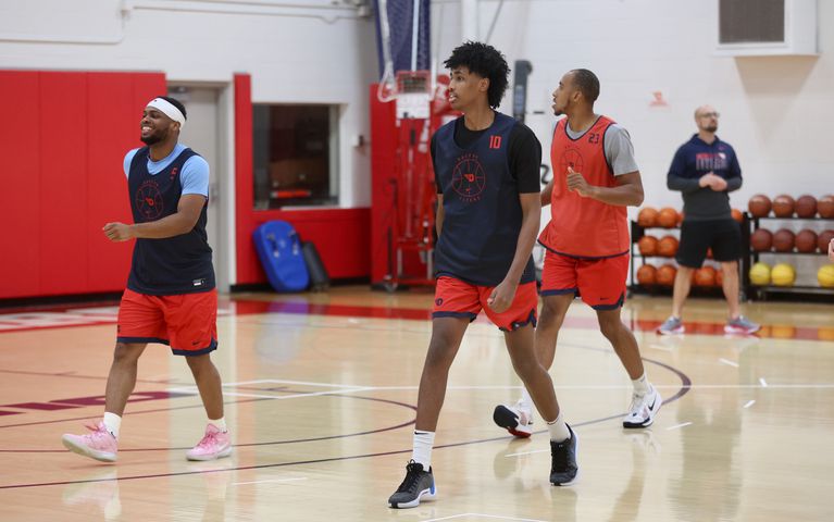 Dayton preseason practice