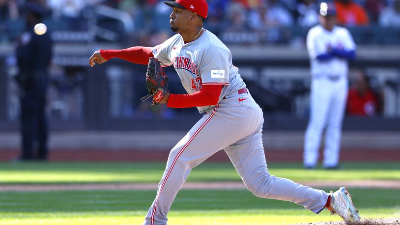 Cincinnati Reds' Alexis Díaz pitches against the New York Mets during the ninth inning of a baseball game, Sunday, Sept. 8, 2024, in New York. (AP Photo/Noah K. Murray)