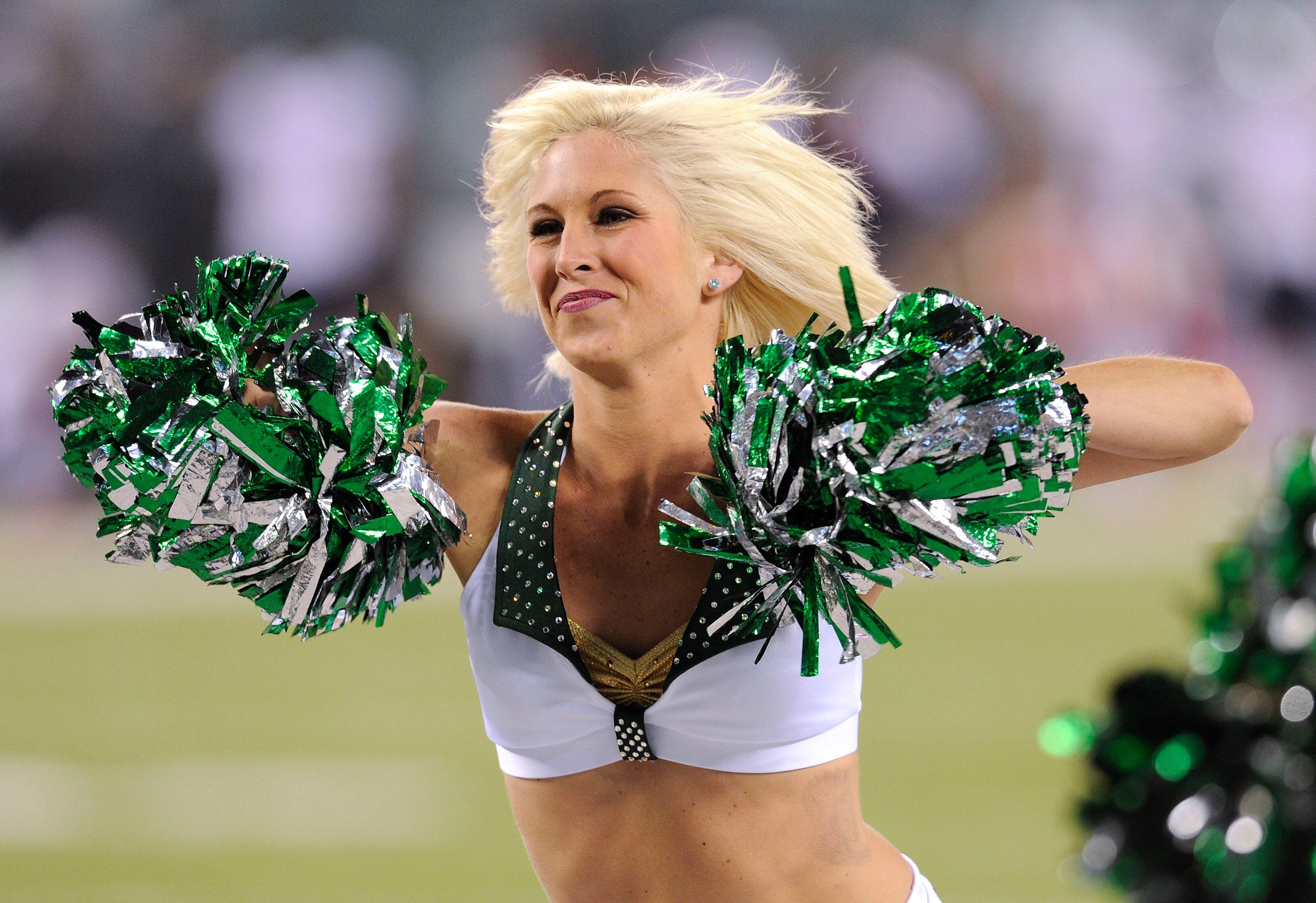 PHOTOS: Cheerleaders, Week 3 vs. Bears