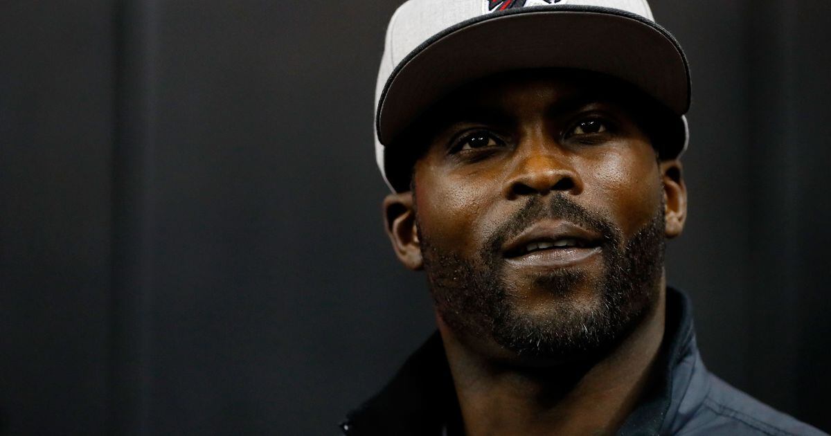 Michael Vick officially announces retirement from NFL after 13 seasons, NFL