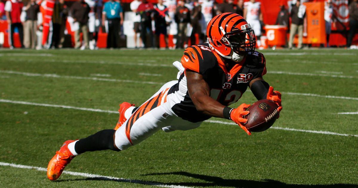 NFL Auction  CRUCIAL CATCH - BENGALS VONTAZE BURFICT GAME WORN