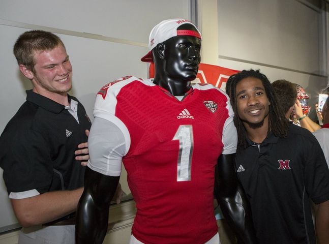 New University of Cincinnati football uniforms unveiled