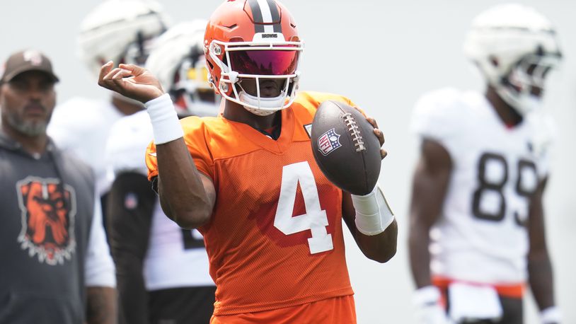 Cleveland Browns quarterback Deshaun Watson (4) simulates a pass during a joint NFL football practice with the Minnesota Vikings, Thursday, Aug. 15, 2024, in Berea, Ohio. (AP Photo/Sue Ogrocki)