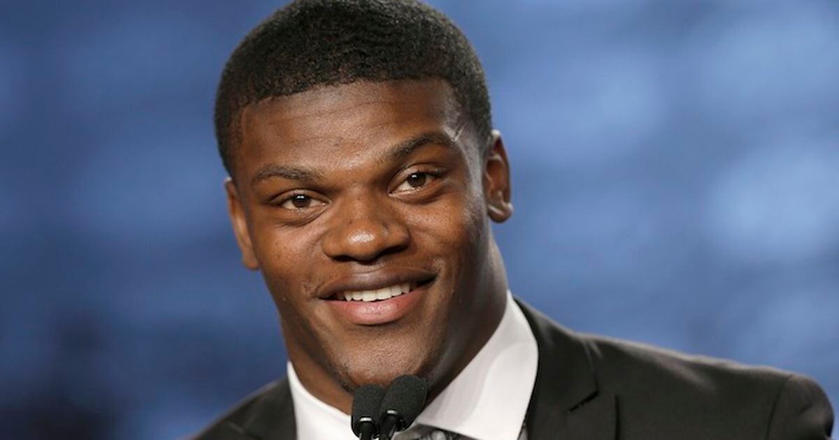 Louisville's Lamar Jackson adjusting to new celebrity status after winning  the Heisman Trophy, LSU