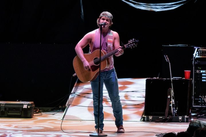 PHOTOS: Cole Swindell with Noah Hicks live at Rose Music Center