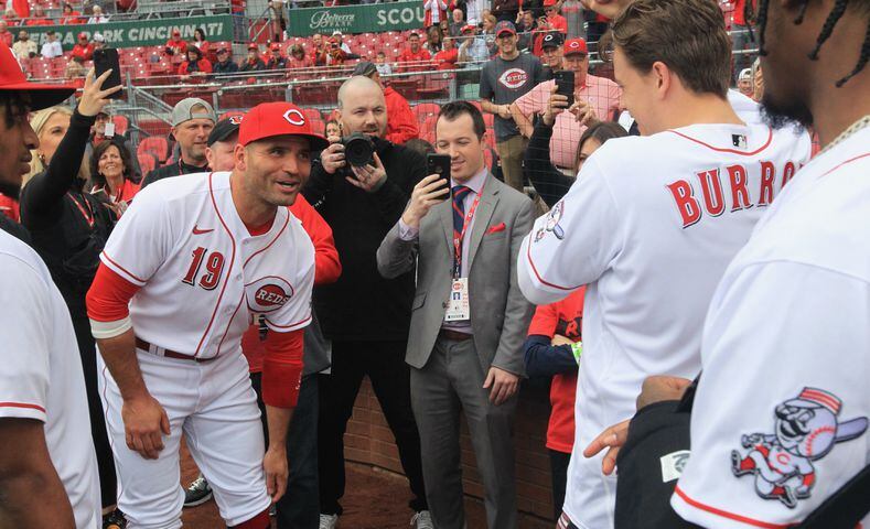 Joe Burrow throws first pitch to Zac Taylor on Reds' Opening Day