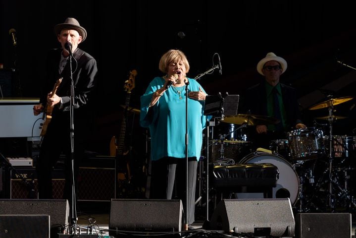 PHOTOS: Norah Jones with Mavis Staples live at Rose Music Center