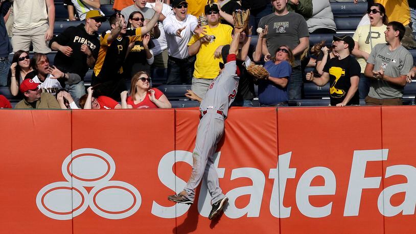 Johnny Cueto close to perfect in Reds' win over Pirates