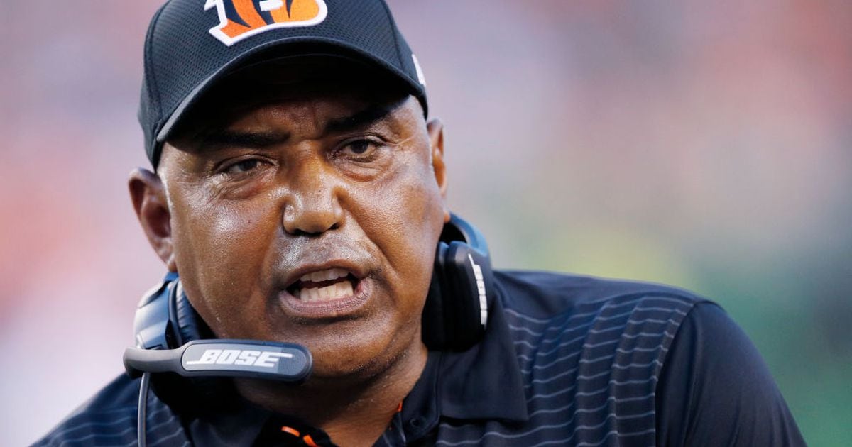 Blame Marvin Lewis for Cincinnati's out-of-control playoff meltdown