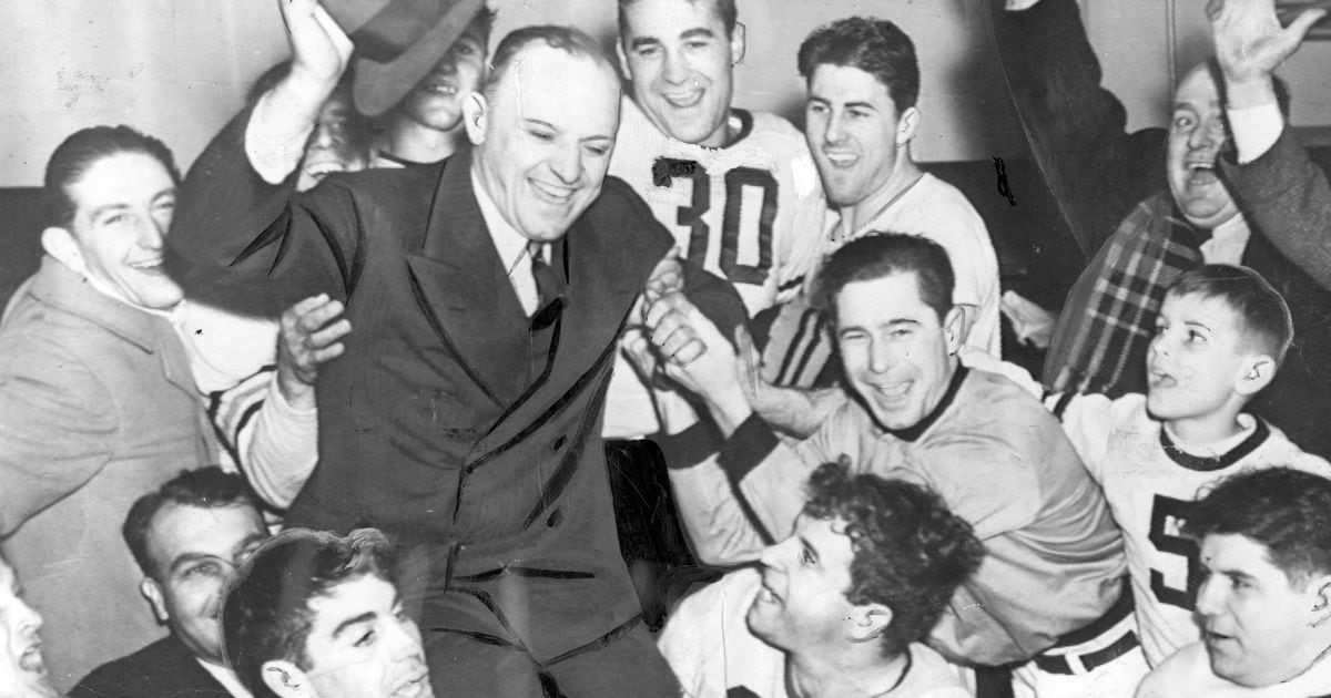 Osmanski's opening salvo lead to the NFL's most one-sided championship:  Looking back at Chicago Bears great Bill Osmanski with his son, John  Osmanski, Sr., of Galena