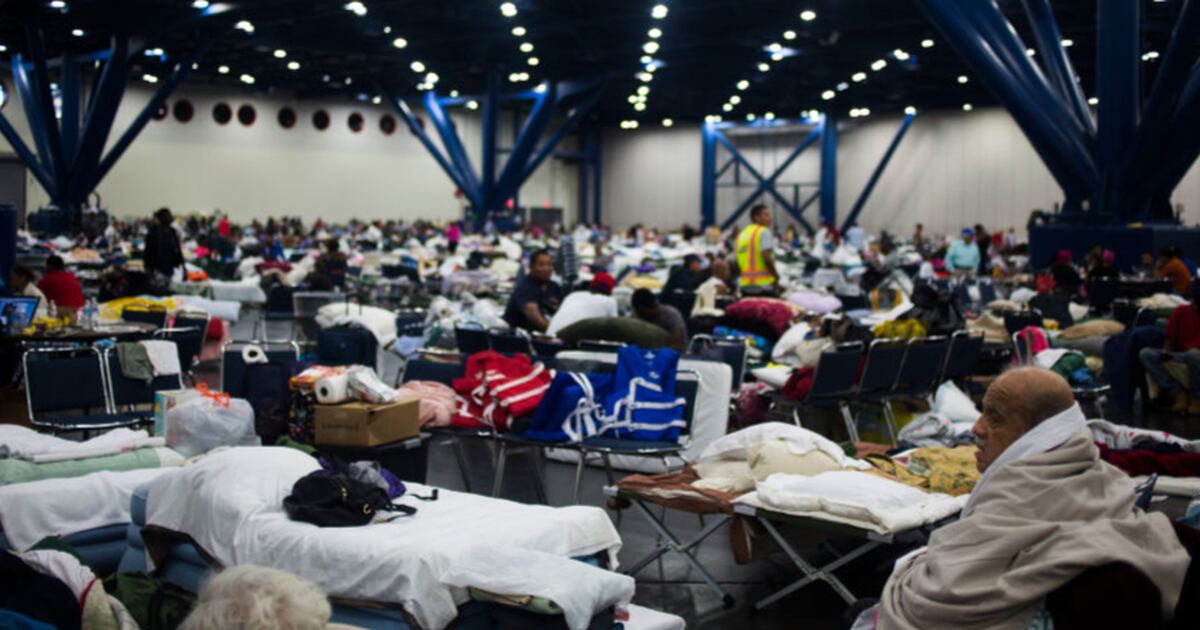 Astros and Mets use day off in Houston to volunteer after Harvey