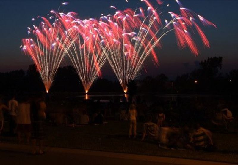 Things to do in Dayton Fireworks and Country Concert