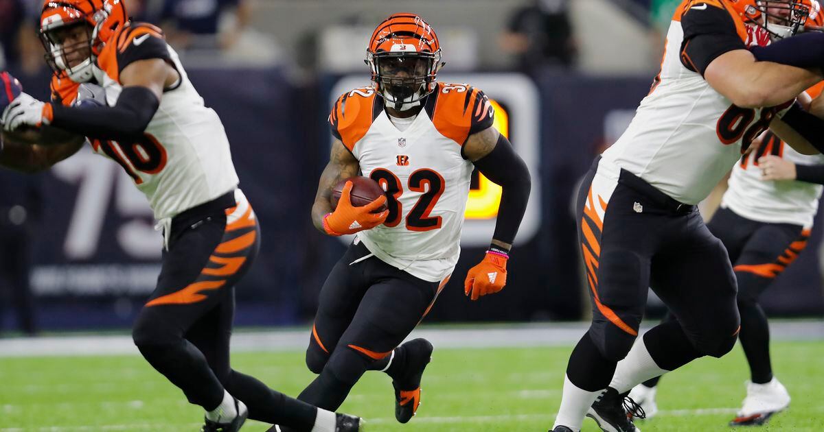 Cincinnati Bengals Running Back Jeremy Hill warms up before the NFL News  Photo - Getty Images