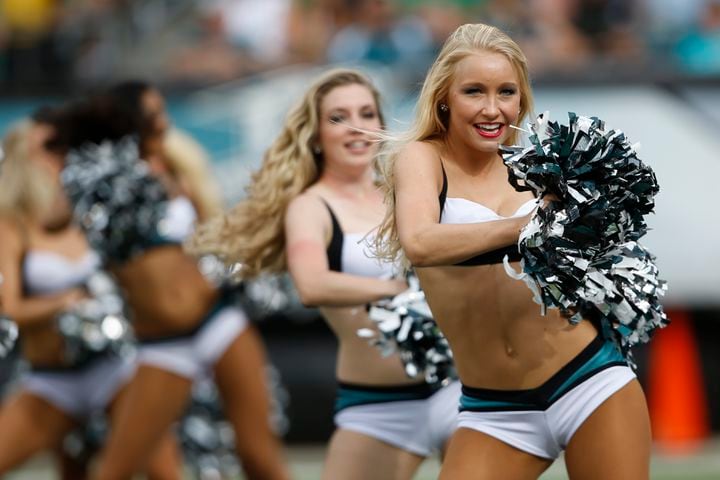 PHOTOS: Cheerleaders, Week 3 vs. Bears