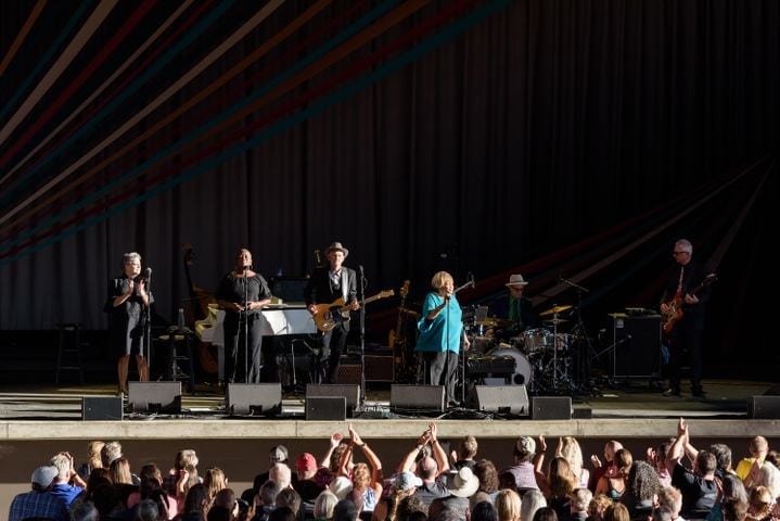 PHOTOS: Norah Jones with Mavis Staples live at Rose Music Center