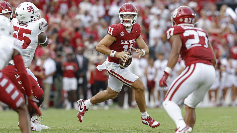 Oklahoma quarterback Jackson Arnold (11) runs the ball against Temple during the first quarter of an NCAA college football game Friday, Aug. 30, 2024, in Norman, Okla. (AP Photo/Alonzo Adams)