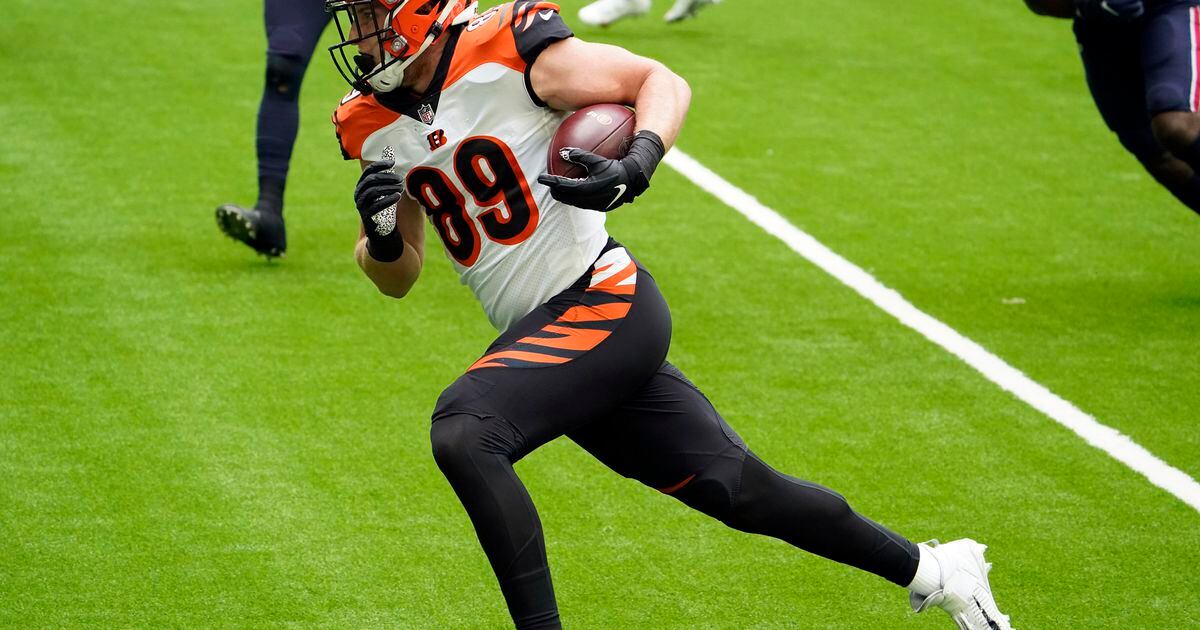 Cincinnati Bengals re-sign Drew Sample