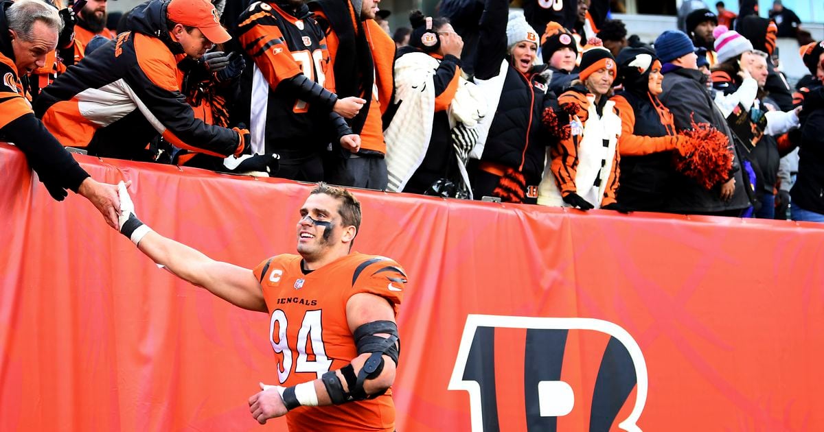 2022 Bengals fan of the year announced with a surprise by Zac Taylor