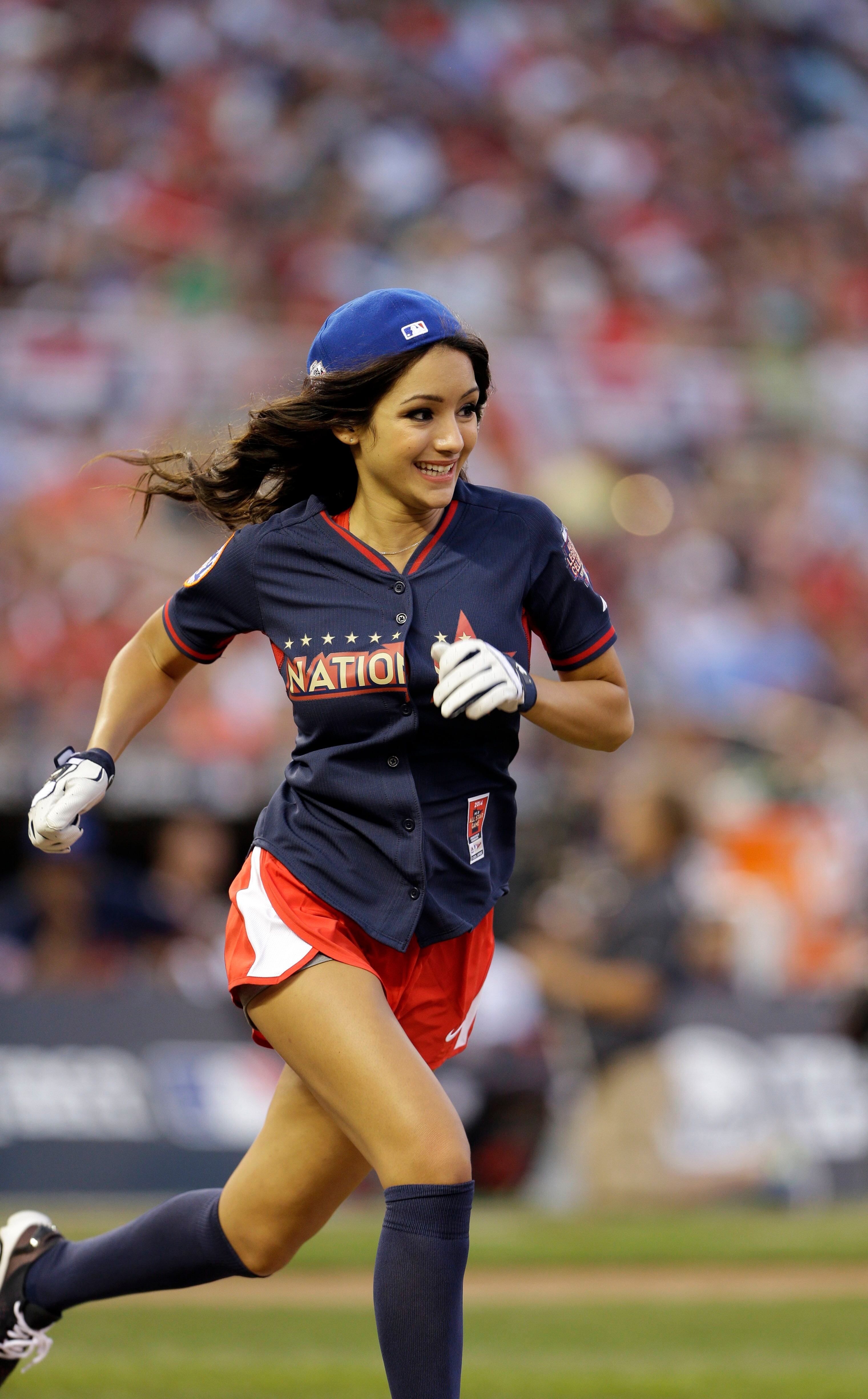 2014 All-Star Legends & Celebrity Softball Game - Sports Illustrated