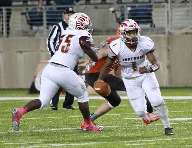 PHOTOS: Trotwood-Madison vs. Mansfield Senior, D-III state football championship