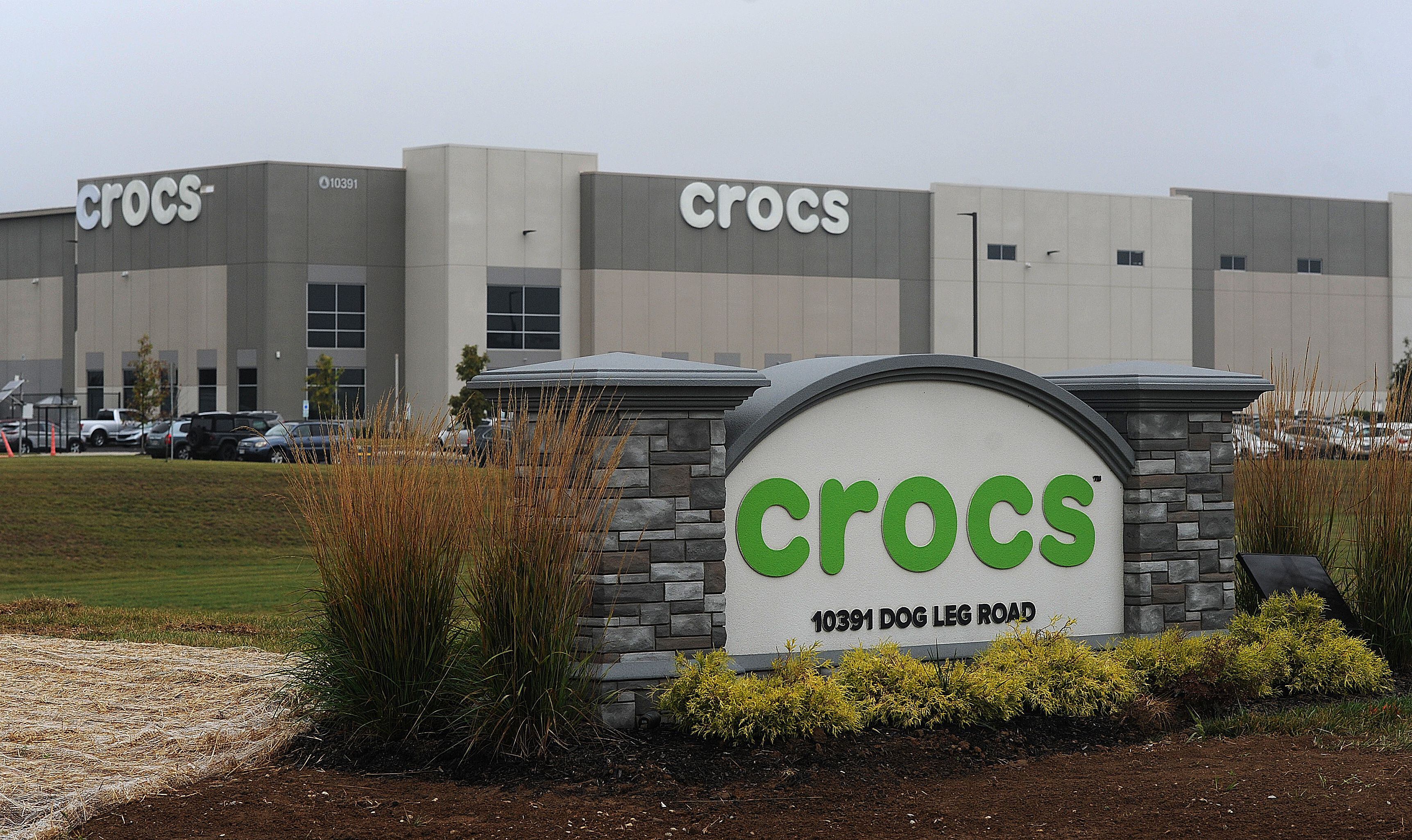 Crocs outlet airport sales road