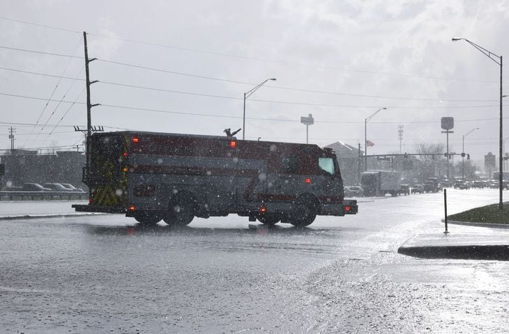 Wires down across I-75 in Monroe