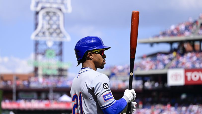 New York Mets' Francisco Lindor prepares for an at-bat during the first inning of a baseball game against the Philadelphia Phillies, Sunday, Sept. 15, 2024, in Philadelphia. (AP Photo/Derik Hamilton)