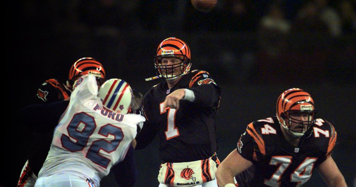 Boomer Esiason of the Cincinnati Bengals in action against the