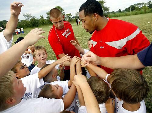 Former Ohio State star linebacker James Laurinaitis returns to alma mater  as graduate assistant