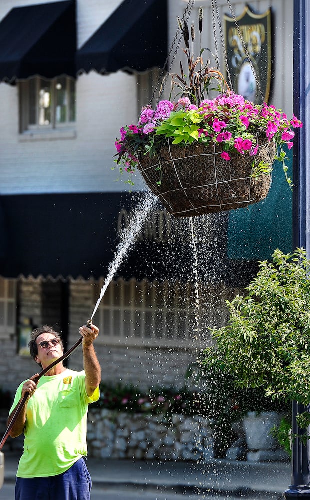 PHOTOS: Trying to keep cool during hot stretch